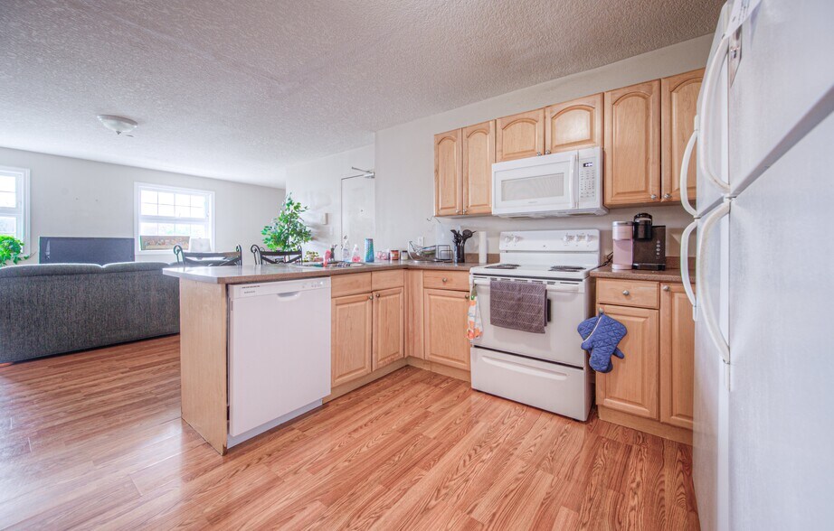 More Photos Of 172 Regina St N, Waterloo Apartments For Sale