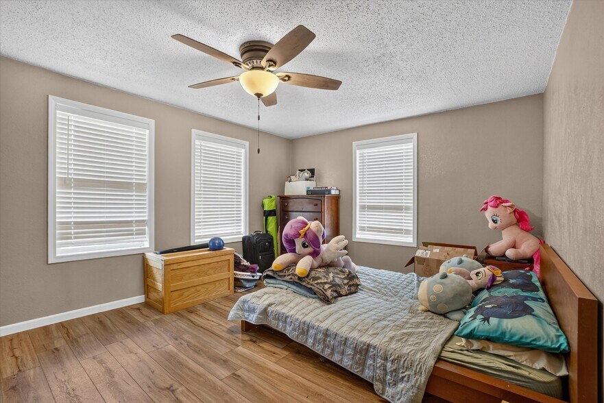 More Photos Of 12425 Antioch Rd, Trevor Freestanding For Sale