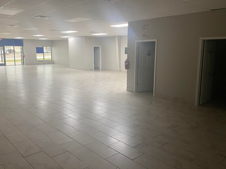 More Photos Of 1131 Fort Worth Dr, Denton Storefront Retail Office For Sale
