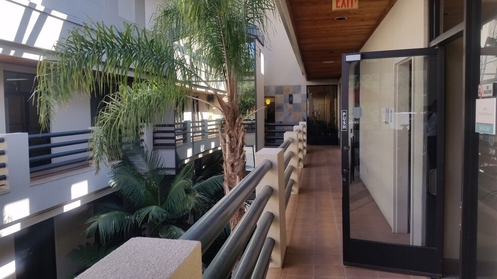 More Photos Of 5755 Oberlin Dr, San Diego Medical For Lease