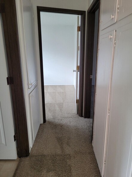 More Photos Of 211 SE Uglow St, Dallas Apartments For Sale