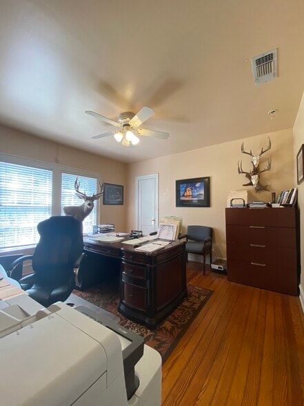 More Photos Of 306 S Tennessee St, McKinney Office For Lease