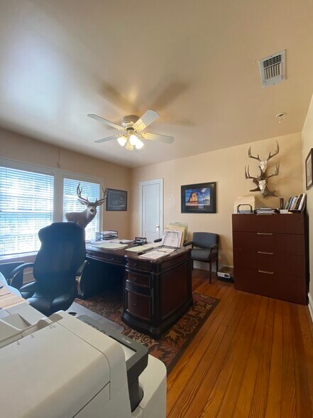 More Photos Of 306 S Tennessee St, McKinney Office For Lease