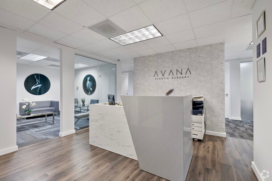 More Photos Of 8700 W Flagler St, Miami Office For Lease