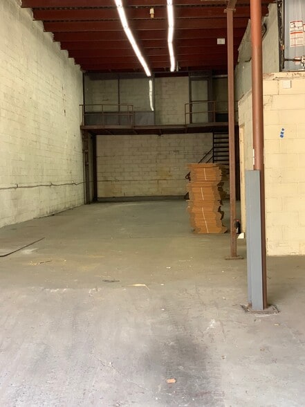 More Photos Of 16 Steuben St, Brooklyn Warehouse For Lease