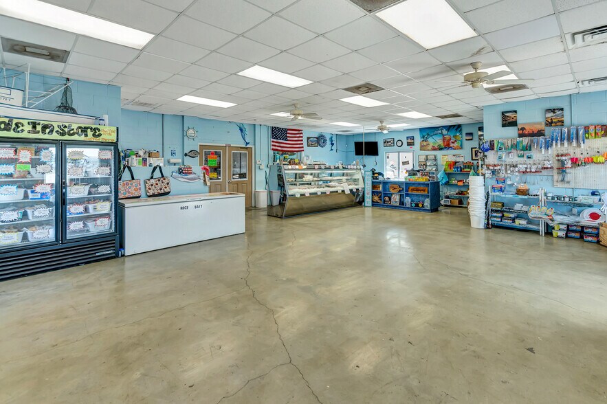 More Photos Of 2241 State Highway 35 N, Port Lavaca Storefront For Sale