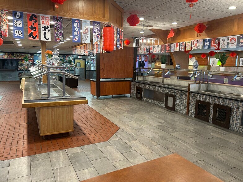More Photos Of 2613 E Clairemont Ave, Eau Claire Restaurant For Lease