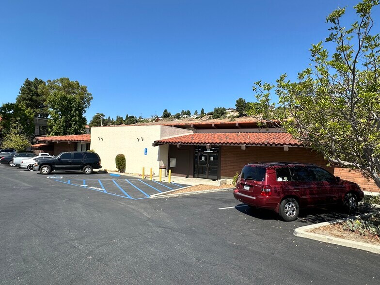 More Photos Of 811-897 Silver Spur Rd, Rolling Hills Estates Unknown For Lease