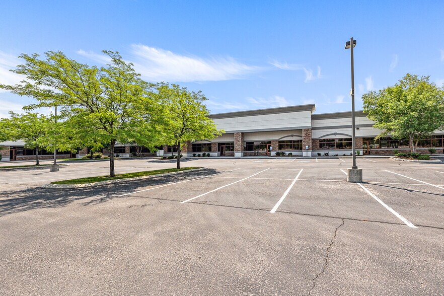 More Photos Of 2078 S Silverstone Way, Meridian Office For Lease