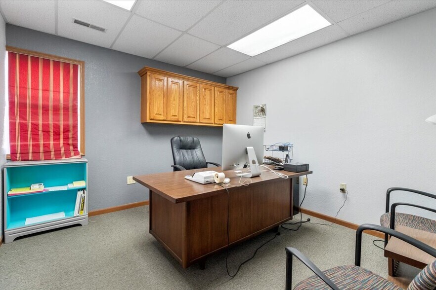 More Photos Of 302 E Washington Ave, Ava General Retail For Sale