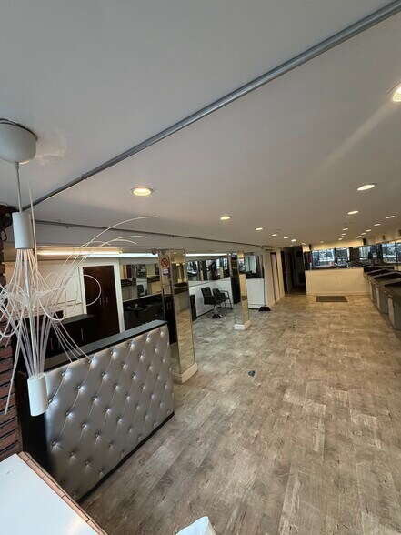 More Photos Of 7508 Metropolitan Ave, Middle Village Storefront Retail Residential For Lease