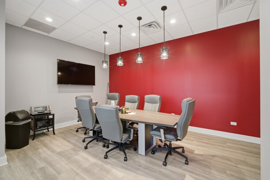 More Photos Of 795 Ela Rd, Lake Zurich Office For Lease