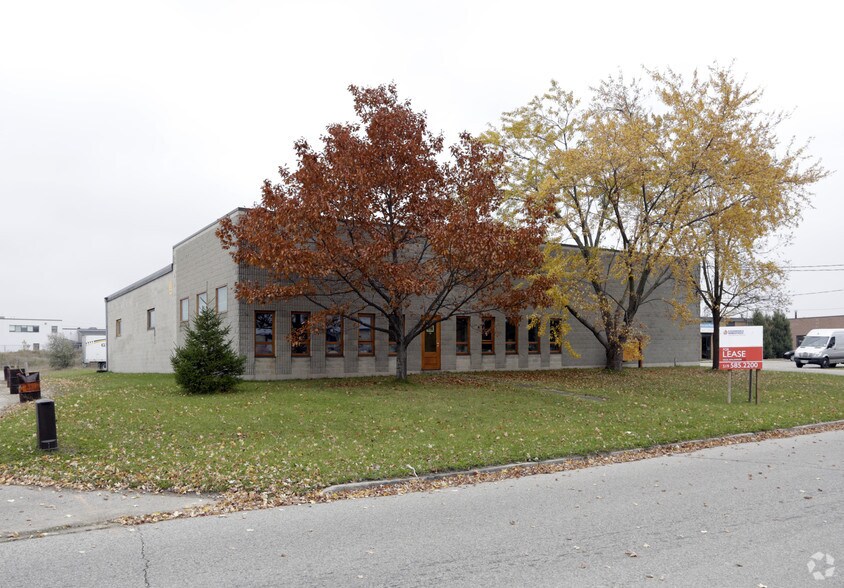 More Photos Of 596 Colby Dr, Waterloo Warehouse For Lease