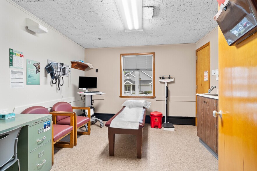 More Photos Of 400 W Butler St, Mercer Medical For Sale