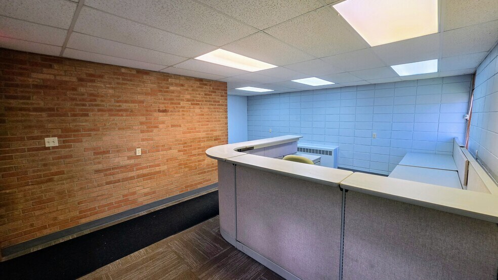 More Photos Of 1848-1850 W Galbraith Rd, Cincinnati Office For Sale