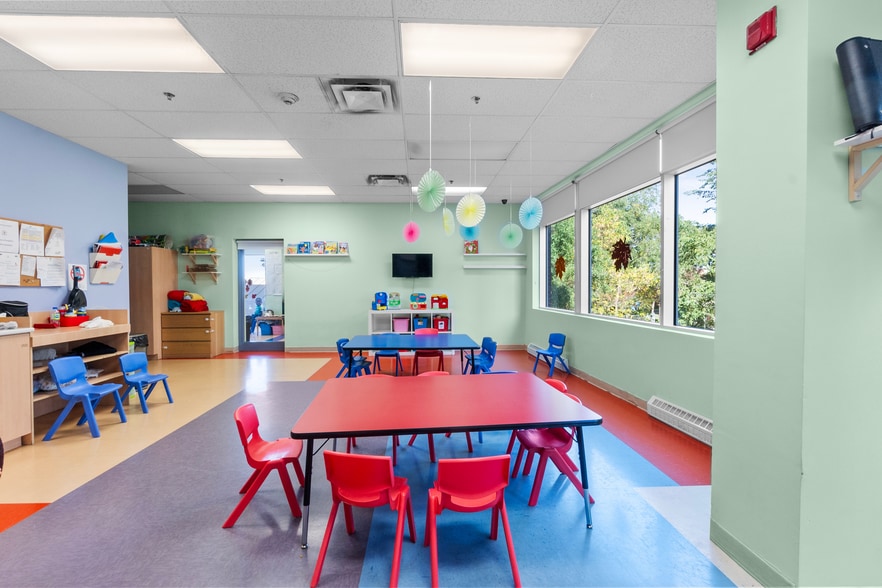 More Photos Of , Montréal Office For Sale