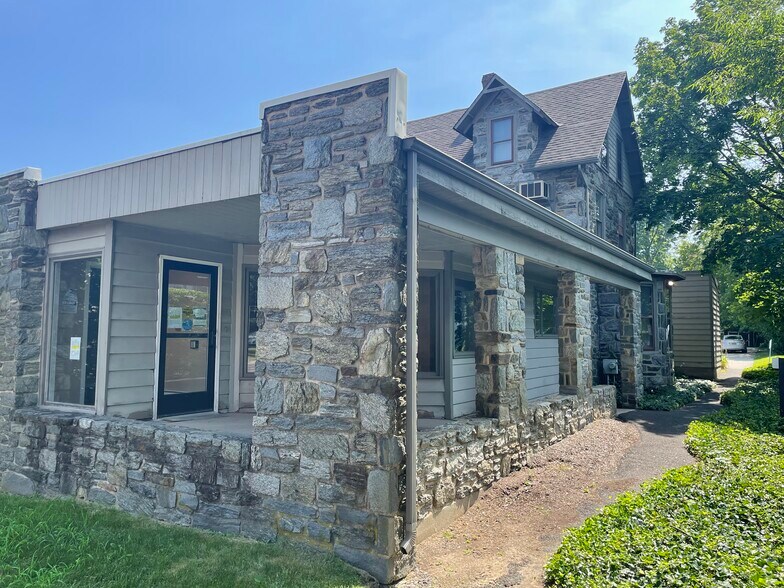 More Photos Of 1327 Old York Rd, Abington Medical For Sale