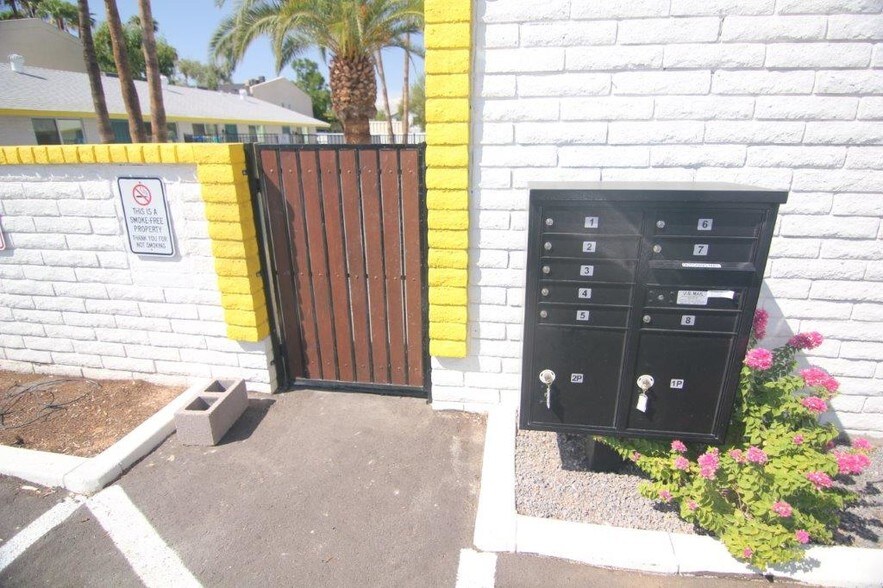 More Photos Of 718 W Hazelwood St, Phoenix Apartments For Sale
