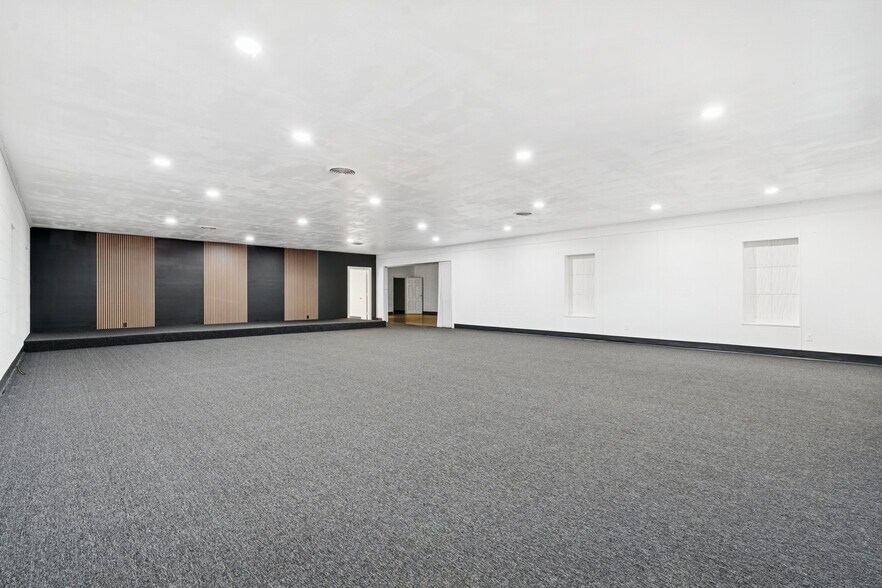 More Photos Of 200 Carr Ln, Duncanville Religious Facility For Lease