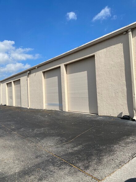 Primary Photo Of 214 S Military Trl, Deerfield Beach Warehouse For Lease