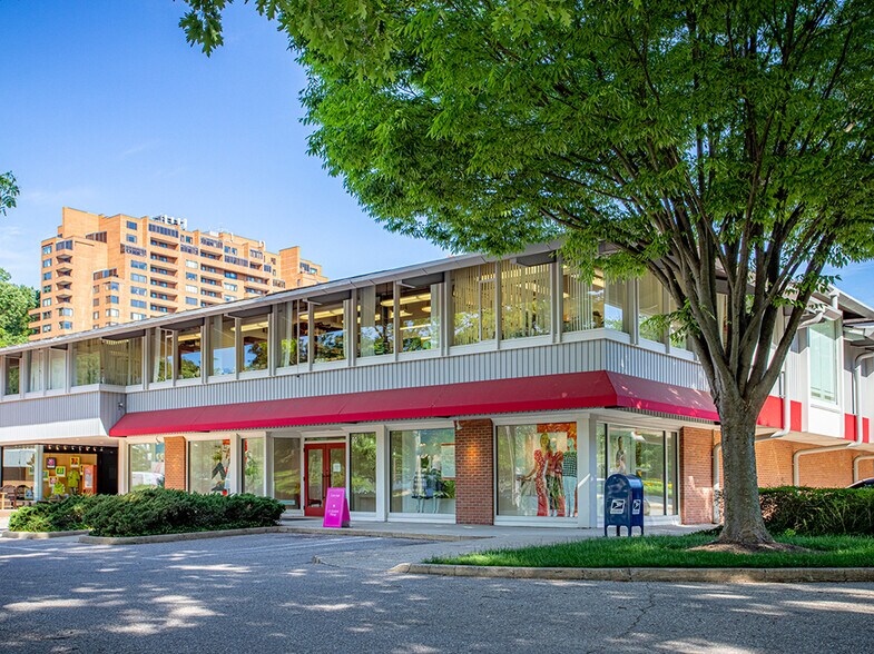 More Photos Of 2 Hamill Rd, Baltimore Office For Sale