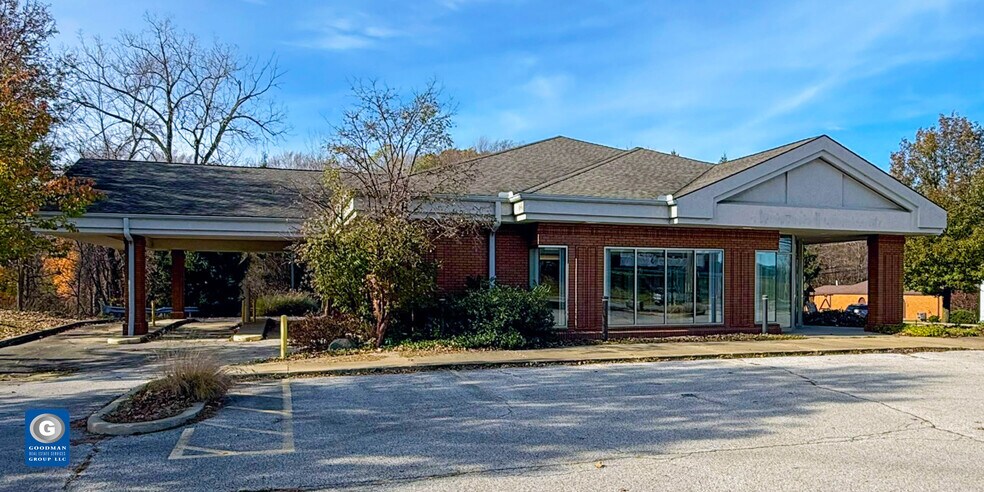 Primary Photo Of 690 Richmond Rd, Richmond Heights Bank For Sale