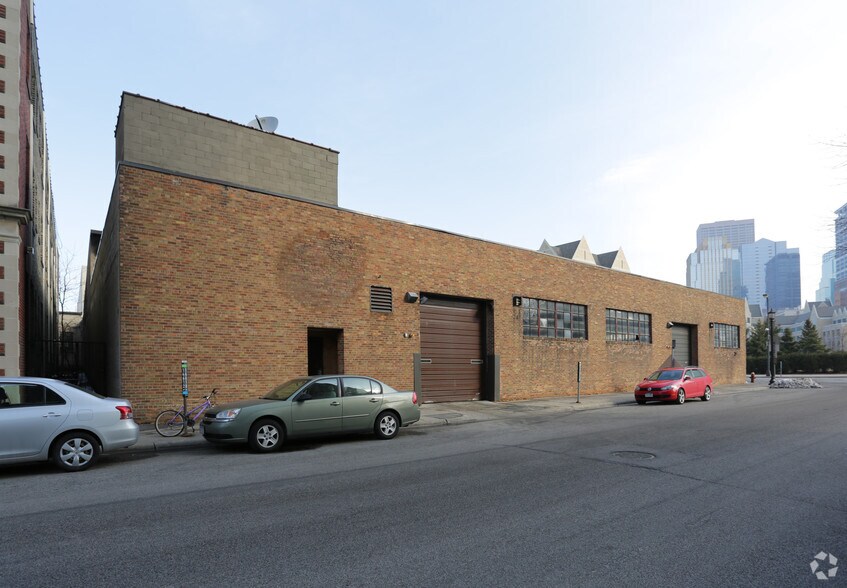 More Photos Of 1201 Harmon Pl, Minneapolis Office For Lease