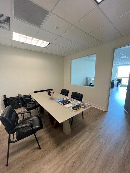 More Photos Of 175 SW 7th St, Miami Medical For Sale