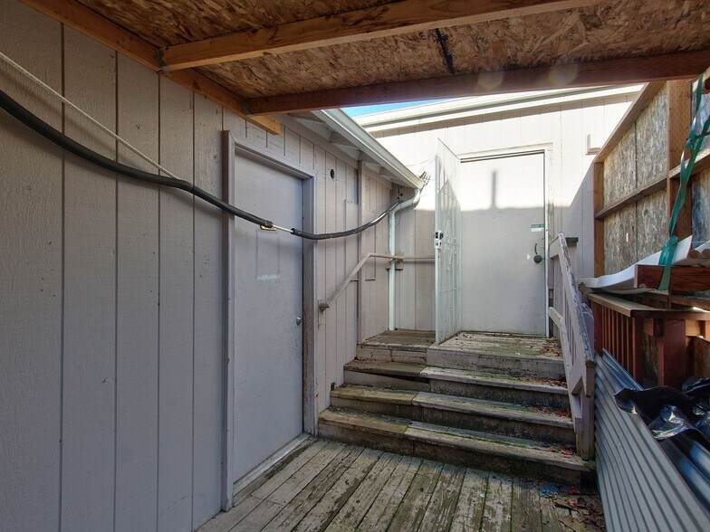 More Photos Of 8523 SE Stark St, Portland Office Residential For Sale