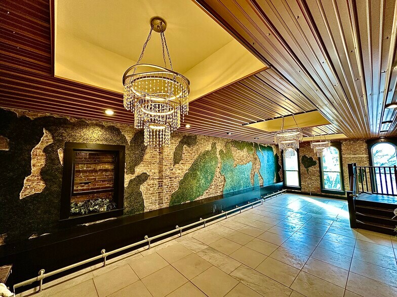 More Photos Of 124 N Main St, Lima Specialty For Sale