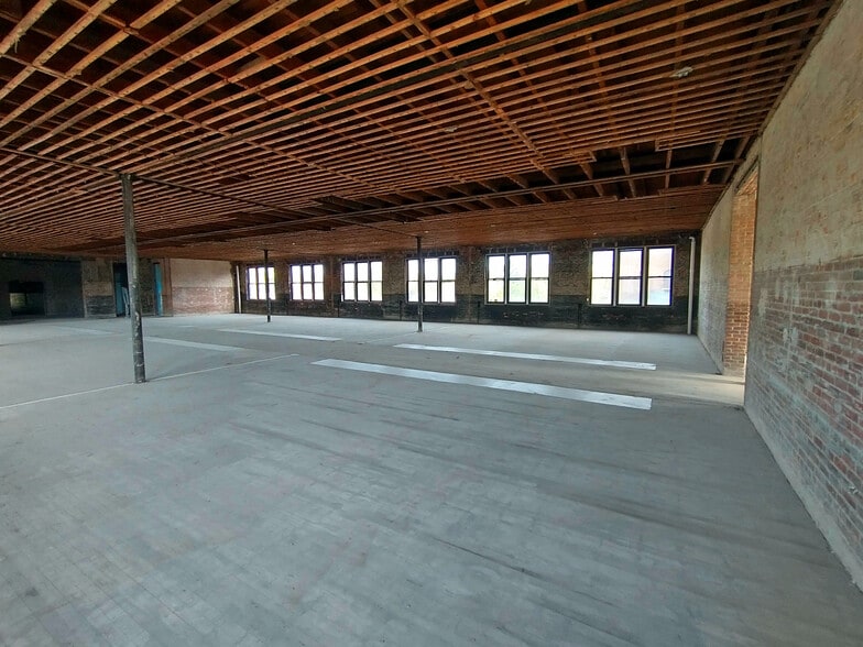 More Photos Of 420 Durnan St, Rochester Schools For Sale