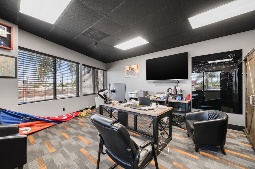 More Photos Of 735 W Orangethorpe Ave, Placentia Warehouse For Sale