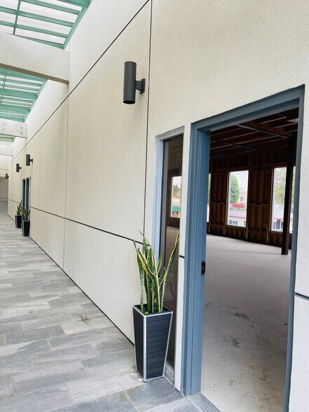 More Photos Of 550 W Garvey Ave, Monterey Park General Retail For Lease