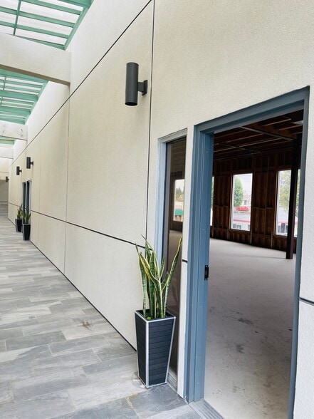 More Photos Of 550 W Garvey Ave, Monterey Park Storefront For Lease