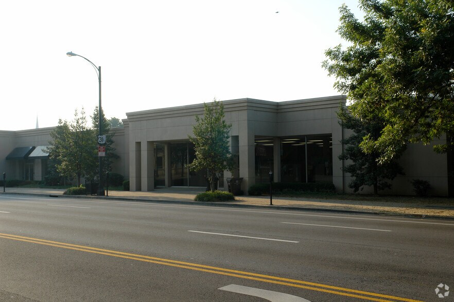 More Photos Of 204 E Market St, Louisville Medical For Lease