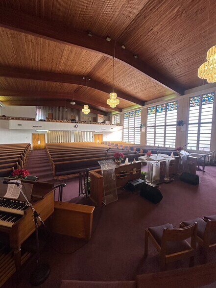 More Photos Of 10963 S Western Ave, Los Angeles Religious Facility For Lease
