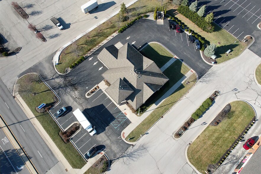 More Photos Of 12620 E 116th St, Fishers Bank For Sale