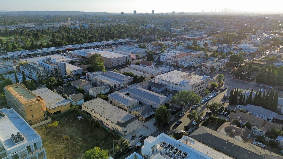 More Photos Of 5828-5832 Lexington Ave, Los Angeles Apartments For Sale