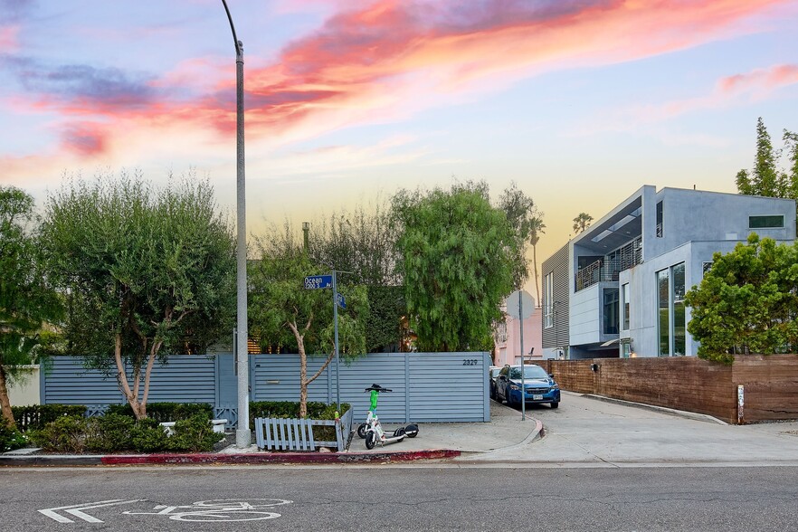 More Photos Of 2329 Ocean Ave, Venice Multifamily For Sale