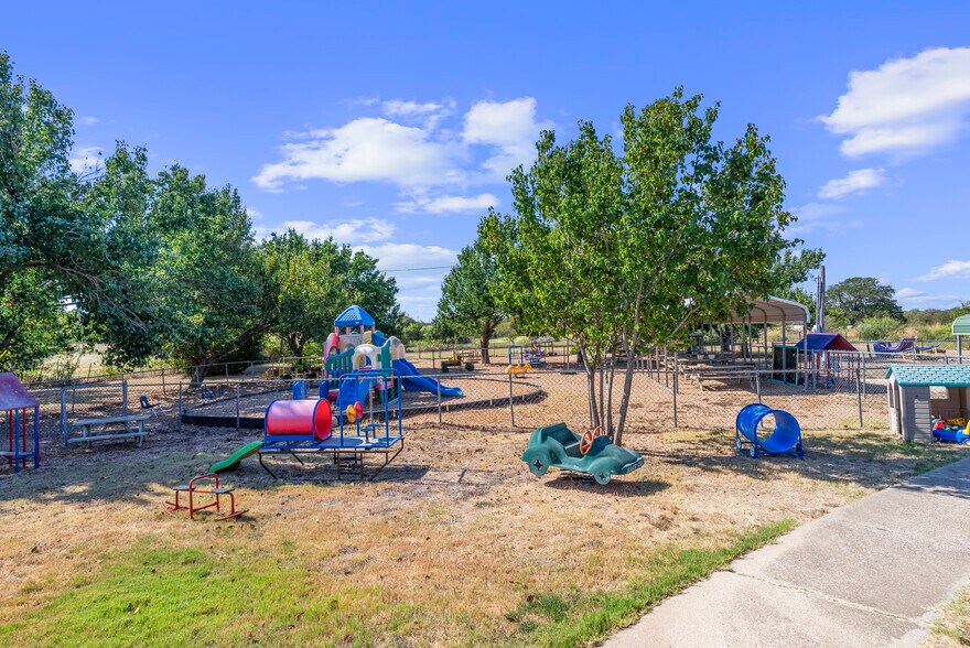 More Photos Of 989 Old Mcdade Rd, Elgin Daycare Center For Sale