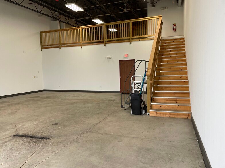 More Photos Of 101 Theodore Dr, Oswego Light Distribution For Lease