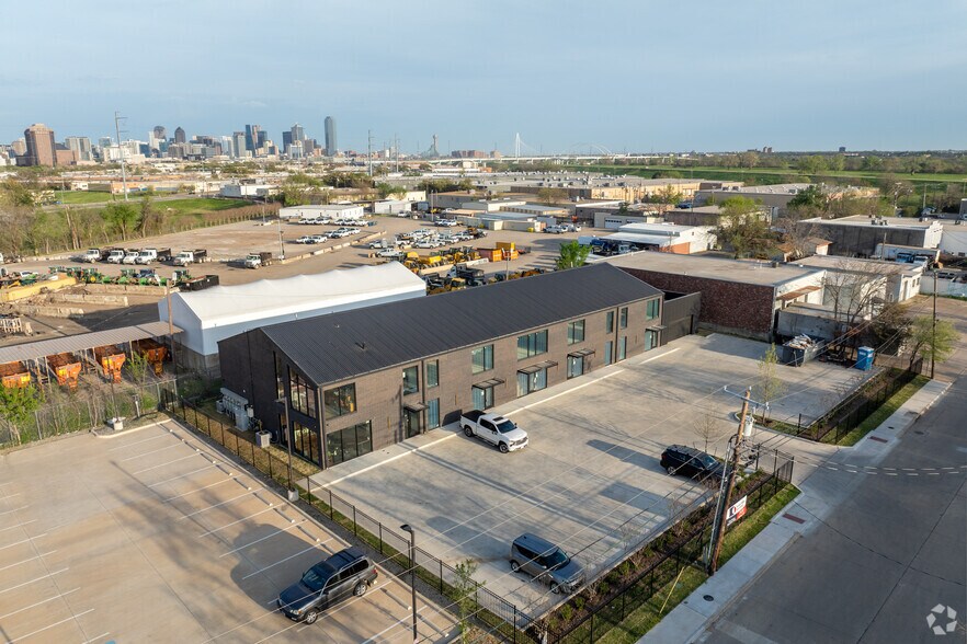 More Photos Of 4750 Iberia Ave, Dallas Office Residential For Sale
