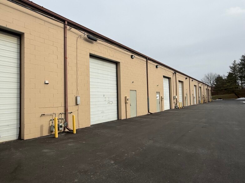 More Photos Of 24 Hagerty Blvd, West Chester Flex For Lease