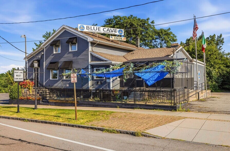 More Photos Of 810 Center St, Lewiston Restaurant For Sale