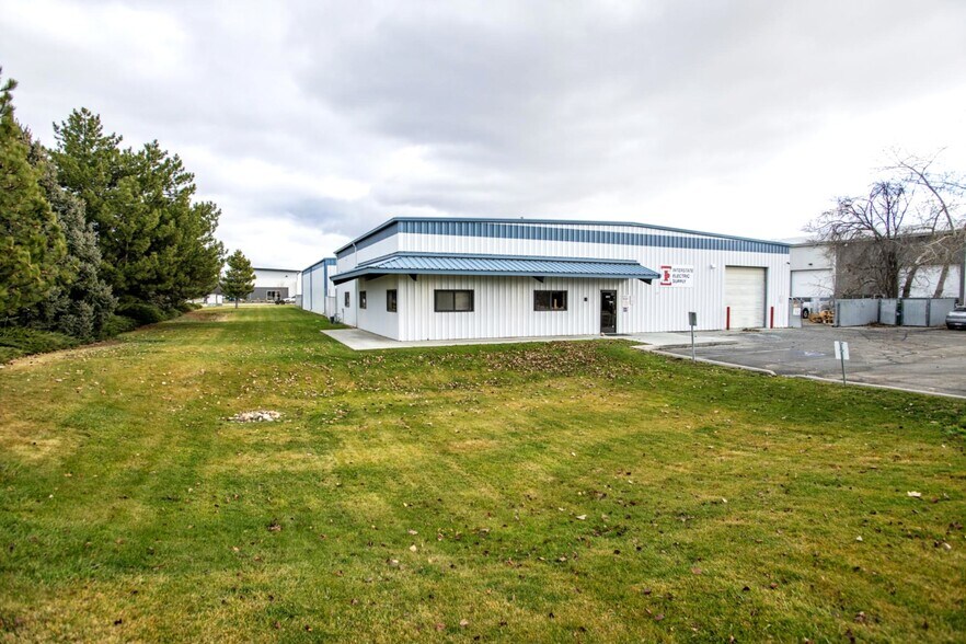 More Photos Of 760 N Ralstin Pl, Meridian Flex For Lease
