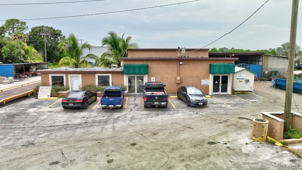 More Photos Of 17250 SW Railroad Ave, Indiantown Manufacturing For Sale