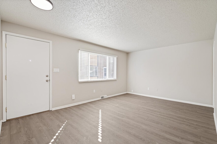 More Photos Of 3035 17th Ave, Longmont Apartments For Sale