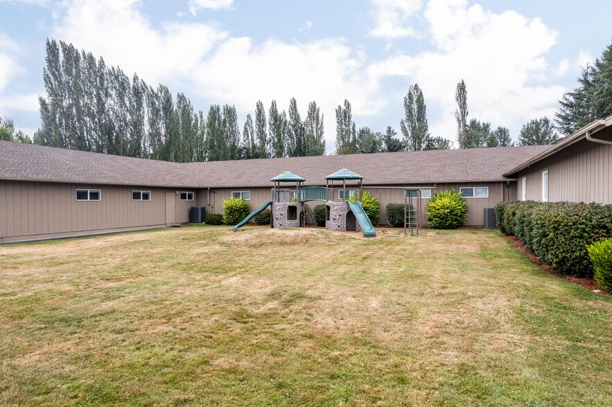 More Photos Of 1435 33rd Ave, Longview Specialty For Sale