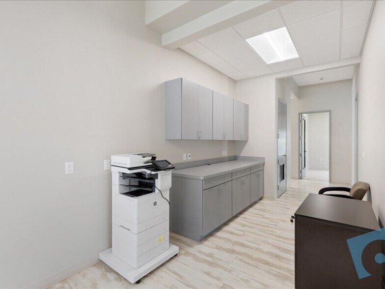 More Photos Of 210 Miron Dr, Southlake Medical For Lease