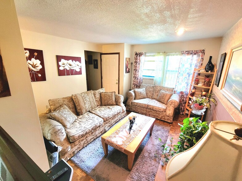 More Photos Of 270-276 Bellevue St, Hartford Apartments For Sale